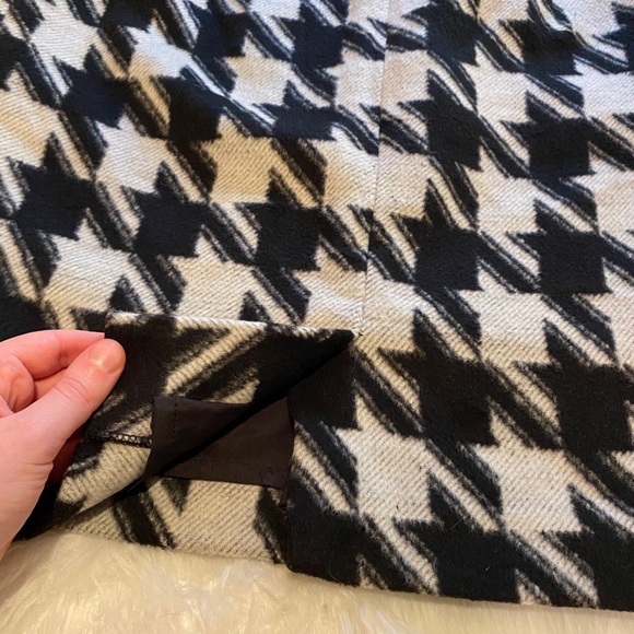 Amanda & Chelsea black & white pattern skirt size 4 business casual - Picture 13 of 16